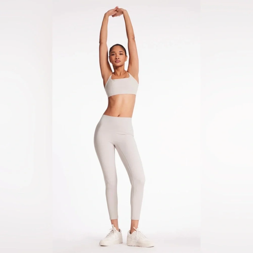 NWT Le Ore Matching Set: Bella Bonded Legging & Bra in Ashes of Roses Small - Picture 4 of 12